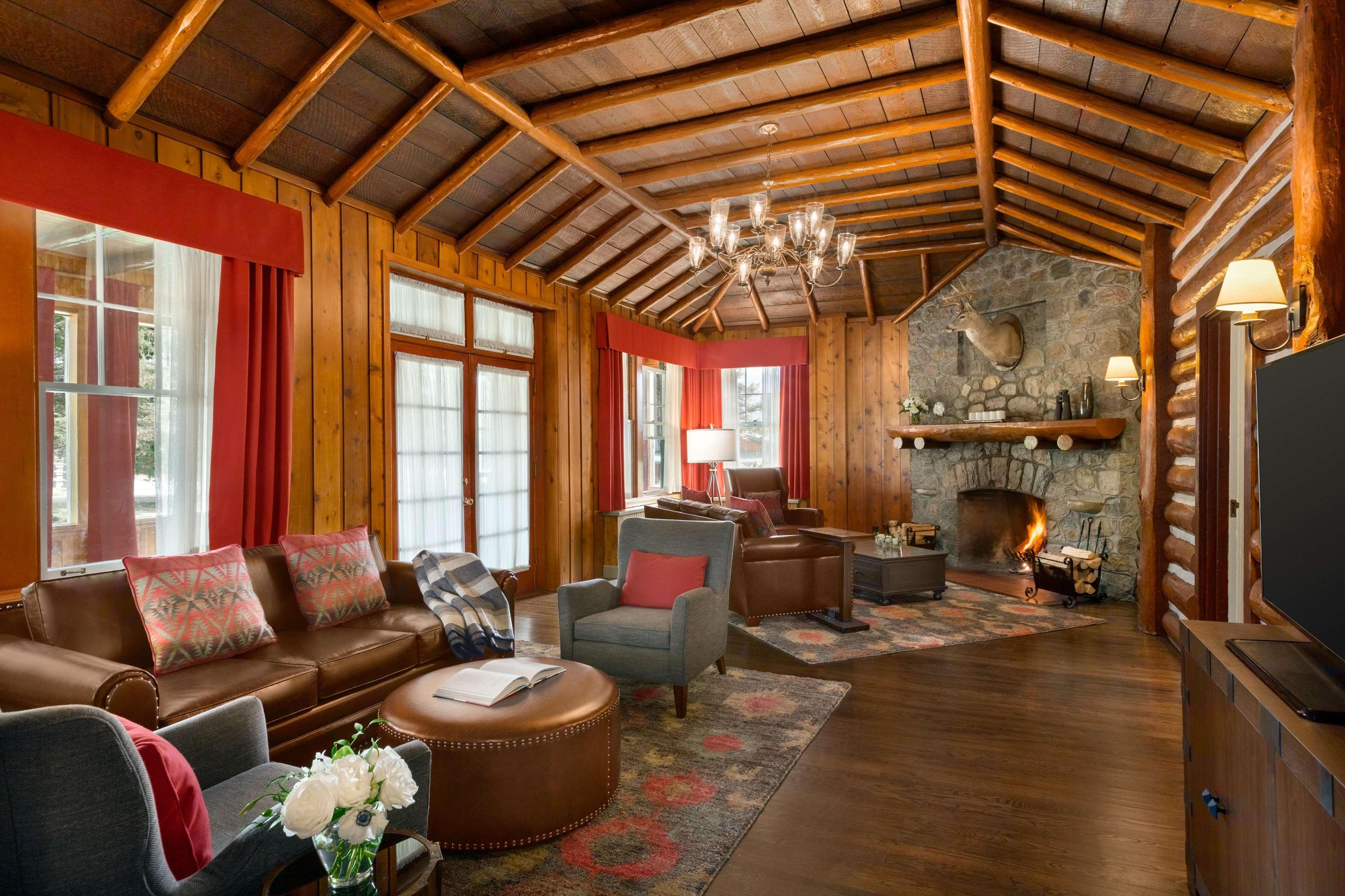 Fairmont Park 4*
