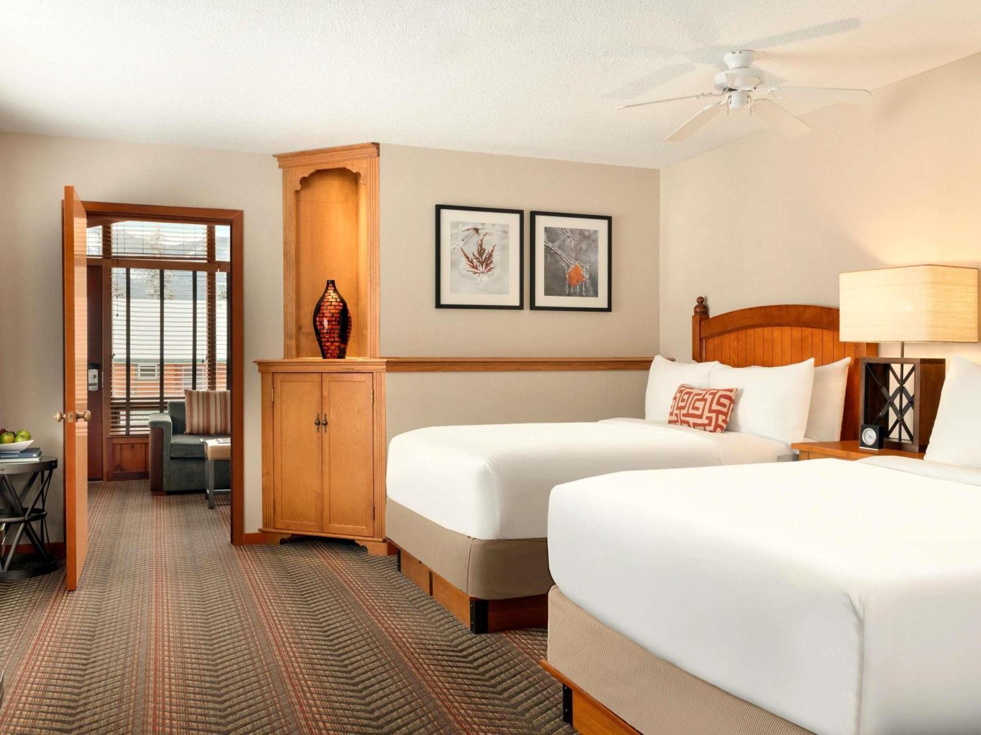 Fairmont Park 4*